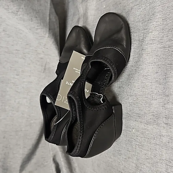 Capezio Pedini Femme Dance Shoes, Black, Size 6M Lot #700