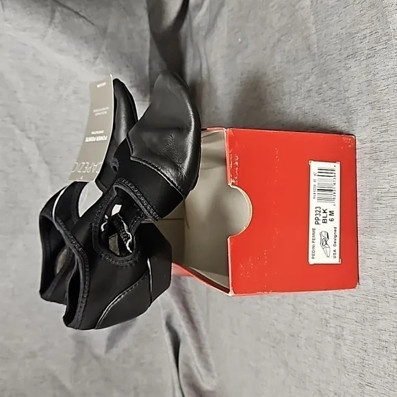 Capezio Pedini Femme Dance Shoes, Black, Size 6M Lot #700