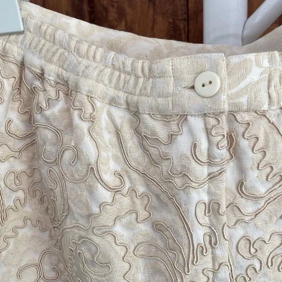 Carmen Marc Valvo cream embroidered pencil skirt elegant timeless wedding size 6