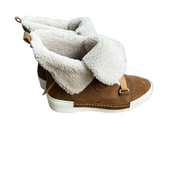 CECELIA NEW YORK Julie Wedge Sneaker Boots in honey 7.5