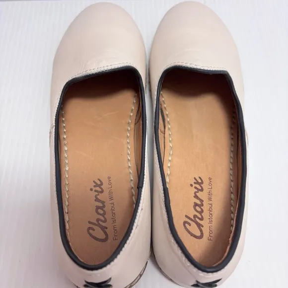 Charix Leather Cream Slip-On shoes loafers Size 38 /7.5
