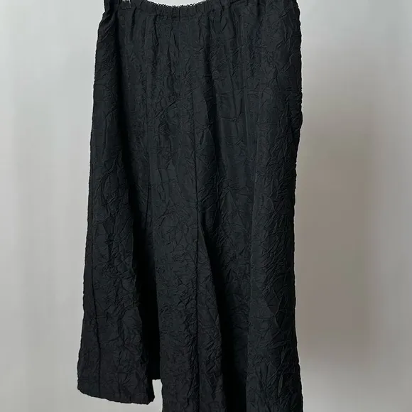 Chic Black Crushed Silk A-Line Skirt Midi Length Size-Small~ Designer Style