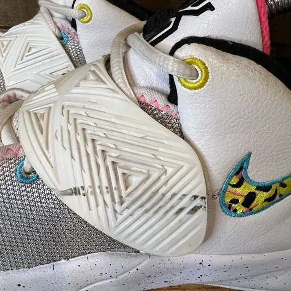Childrens Big Kids‎ Nike Kyrie Flytrap 3 South Beach Shoes Basketball Size 6 Y