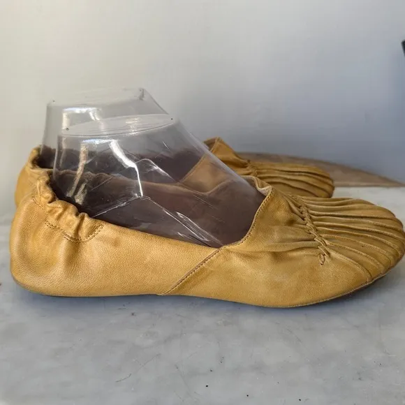 Chocolat Blu Cam2 Leather Slip-on Flats Shoes Pleated Moccasin size 9