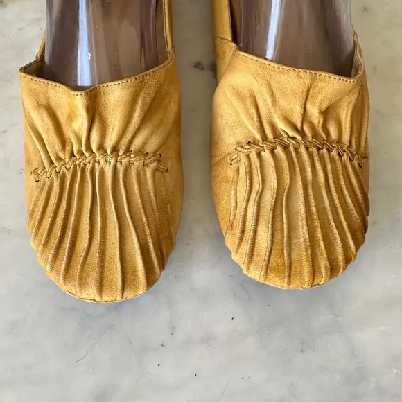 Chocolat Blu Cam2 Leather Slip-on Flats Shoes Pleated Moccasin size 9