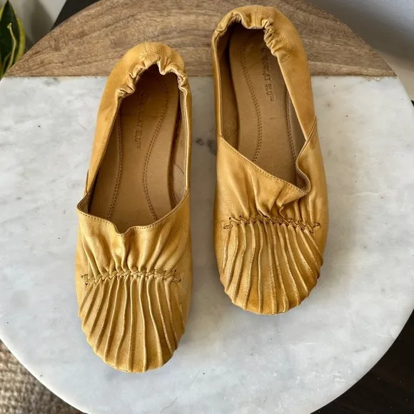 Chocolat Blu Cam2 Leather Slip-on Flats Shoes Pleated Moccasin size 9