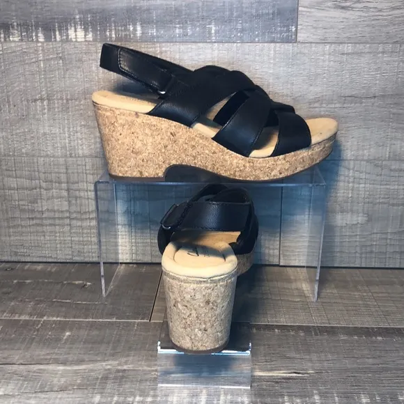 Clarks - Giselle Beach “Black Leather”