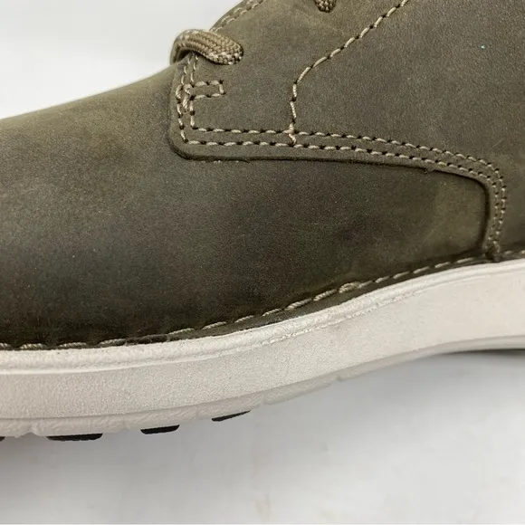 Clarks Larvik Mid Olive Leather Boots