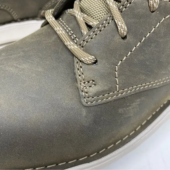 Clarks Larvik Mid Olive Leather Boots