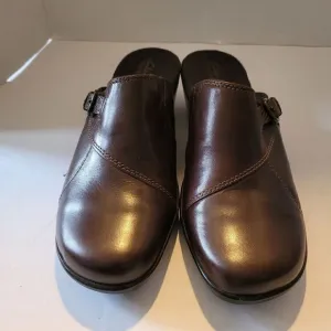 CLARKS Leather Women Brown Backless slip on shoes Size 10m Nwot very comfortable