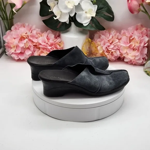 Clarks Suede Wedge Clogs  Womens Size 10 Mules Slip On Casual Shoes Indigo Blue