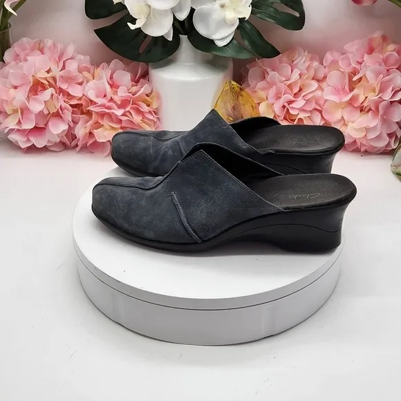 Clarks Suede Wedge Clogs  Womens Size 10 Mules Slip On Casual Shoes Indigo Blue