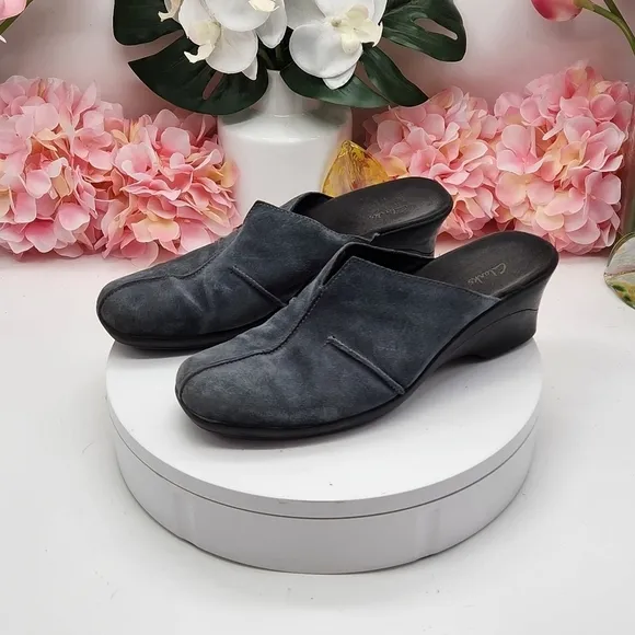 Clarks Suede Wedge Clogs  Womens Size 10 Mules Slip On Casual Shoes Indigo Blue