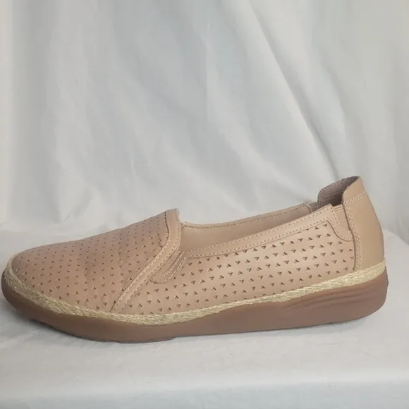 Clarks Women's Elaina Ruby Warm Beige Slip On Espadrilles 9.5W