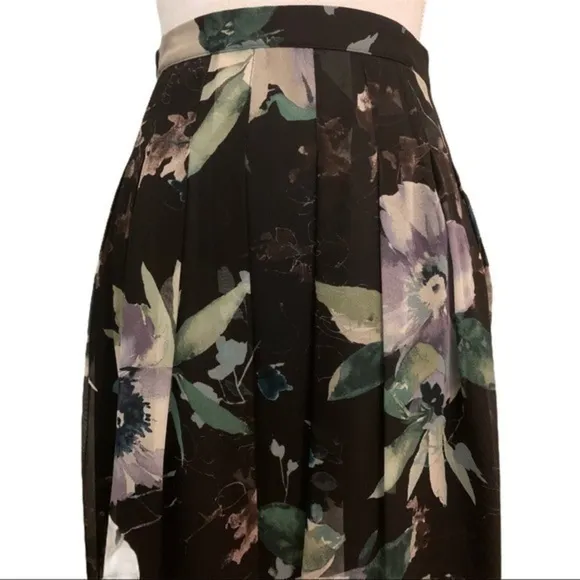 Classic and gorgeous WORTH Navy Floral Chiffon Skirt