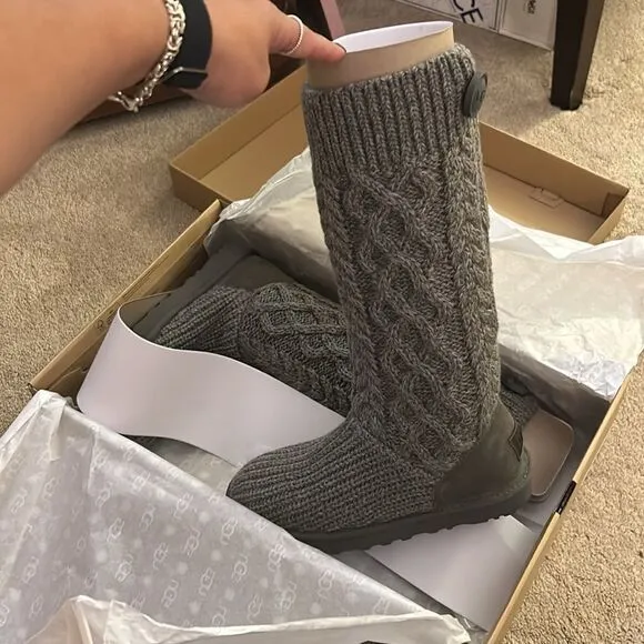 Classic Cardi boots from Ugg Grey Size 7