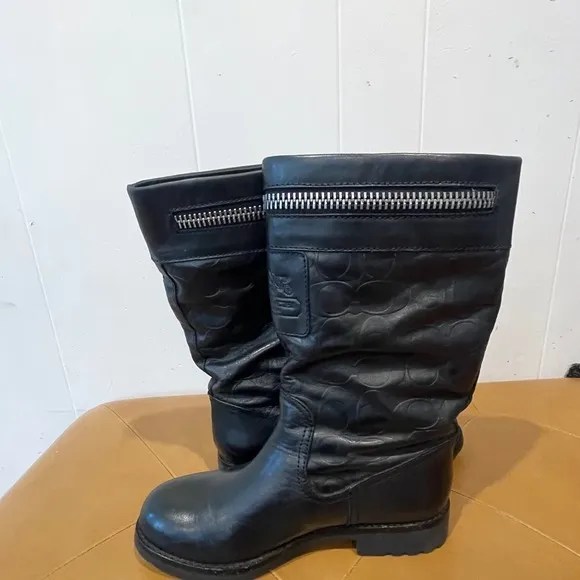 Coach Women's Leather Boots Signature C Zipper Accent Pull On Black Boots Sz 6