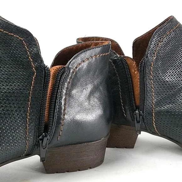 Cobb Hill Rockport Gratasha Black Perforated Leather Side Zip V Cut Ankl…