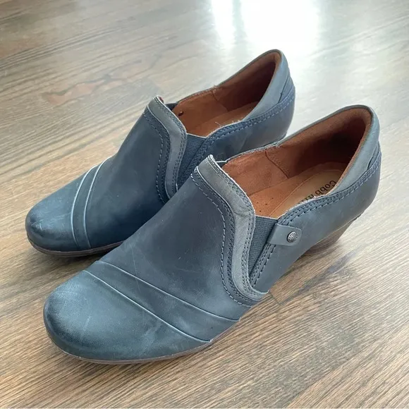 Cobb Hill Women’s LAUREL SLIP-ON Blue Leather shoes size