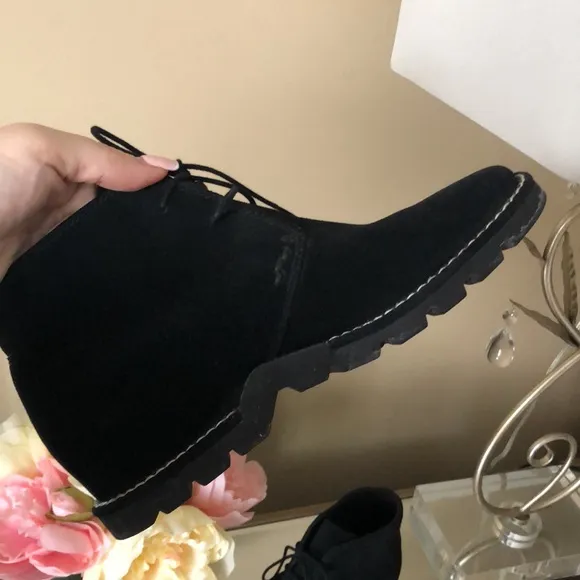 Cole Haan Black Suede Lace Up Chukka Desert Boots