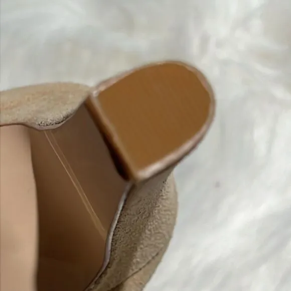 Colin Stuart Victoria secret Tan Suede Fashion show boots Size 8.5.  B76
