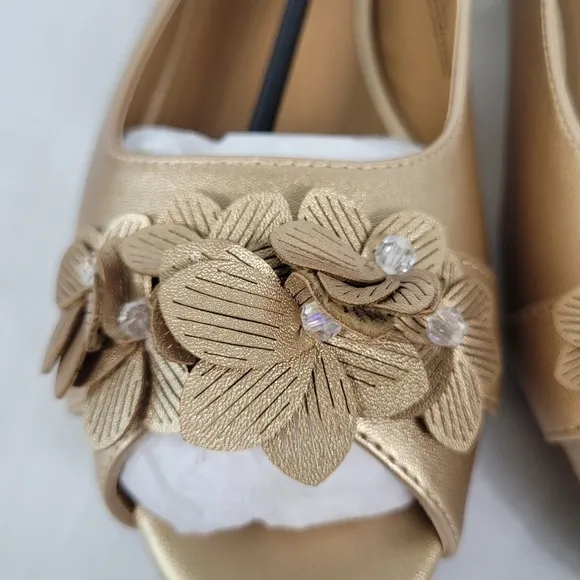 COMFORTVIEW Women's Dressy Gold Floral Slingback Comfort Pumps Shoes NIB Sz 10M
