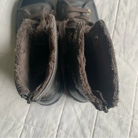 Converse Chuck Taylor All Star Leather and Faux Fur High Rise Size 7