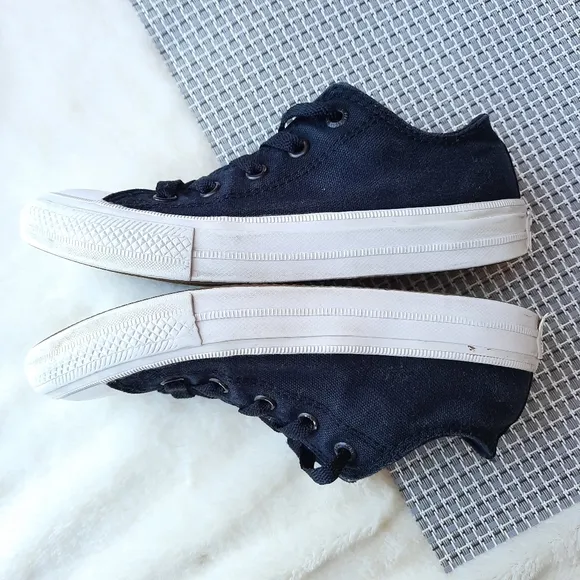 Converse Chuck Taylor II All-Star Lunarlon Low Top Sneakers Shoes Youth 1 Unisex