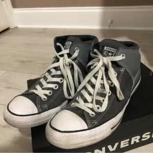 Converse star shoes size 9