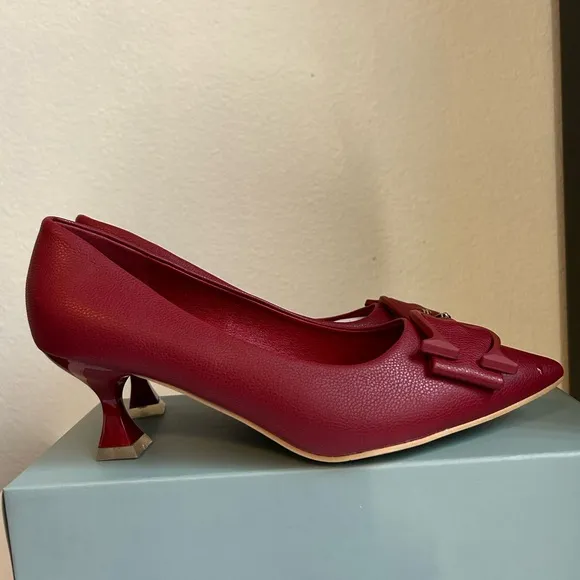 C.Paravano C Buckled Red Pumps Kitten Heels Size 38