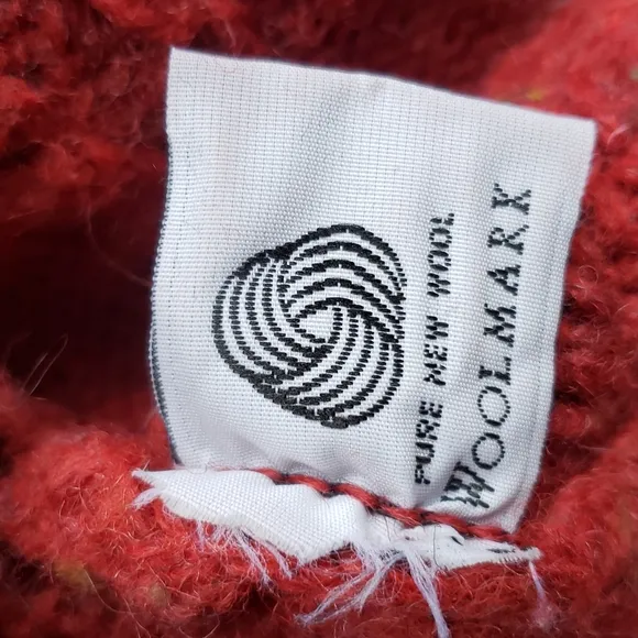 CRAFTS &amp; WOOLLENS Red 100% Wool Aran Oversized Pullover Sweater sz M Women's