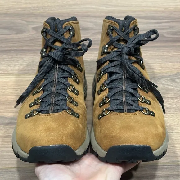 Danner Mountain 600 4.5” in Rich Brown Size 8