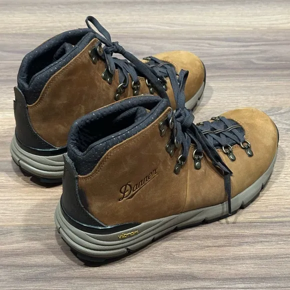Danner Mountain 600 4.5” in Rich Brown Size 8