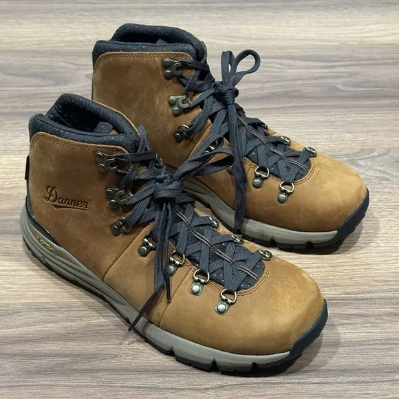 Danner Mountain 600 4.5” in Rich Brown Size 8