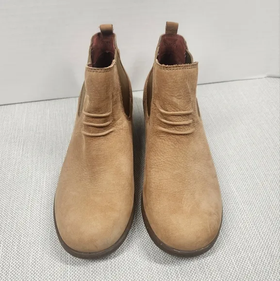 Dansko Bea Biscotti Size 39 Tan Leather Boots Waterproof