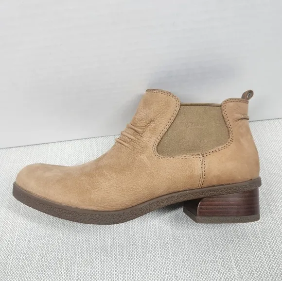 Dansko Bea Biscotti Size 39 Tan Leather Boots Waterproof