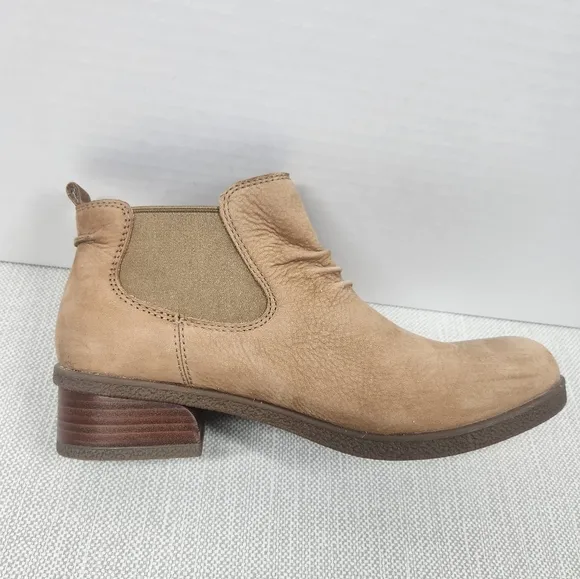 Dansko Bea Biscotti Size 39 Tan Leather Boots Waterproof