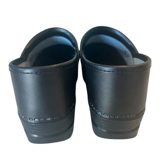 Dansko Black Leather Slip On Casual Clog Shoes Women’s Work Wear Size 38 7.5-8