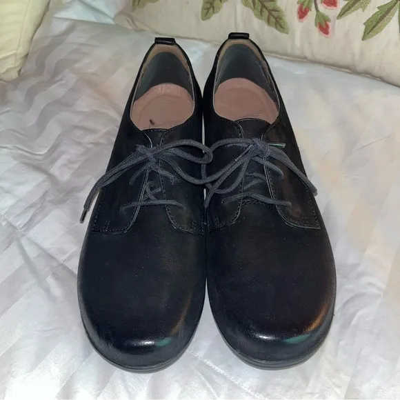 Dansko Finola Oxford Classic Lace-Up Comfort Shoes