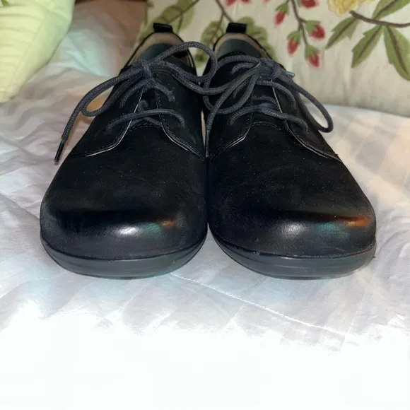 Dansko Finola Oxford Classic Lace-Up Comfort Shoes