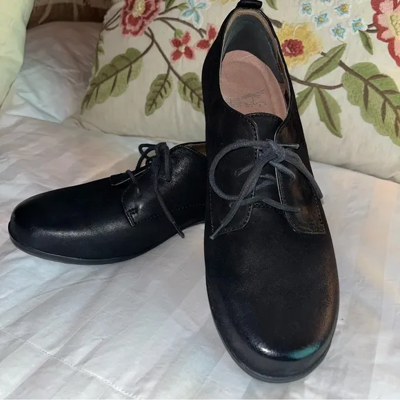 Dansko Finola Oxford Classic Lace-Up Comfort Shoes