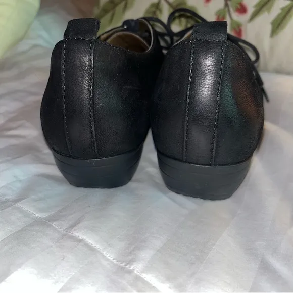 Dansko Finola Oxford Classic Lace-Up Comfort Shoes