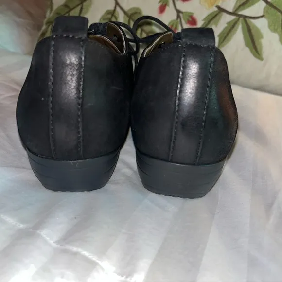 Dansko Finola Oxford Classic Lace-Up Comfort Shoes