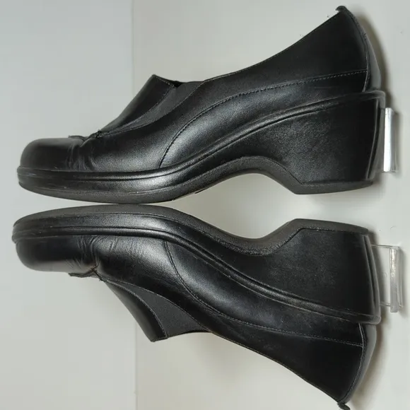 Dansko wedge slip on clog shoes women's size 9.5-10.  EU 40