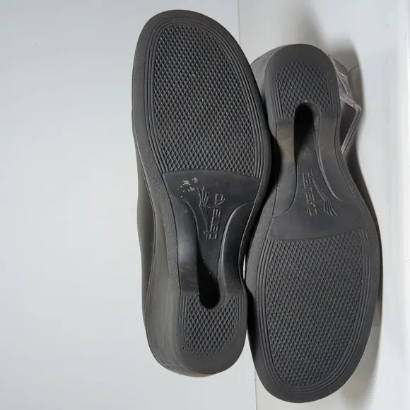 Dansko wedge slip on clog shoes women's size 9.5-10.  EU 40