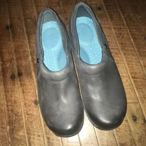Dansko navy leather nursing slip on size 39 clogs