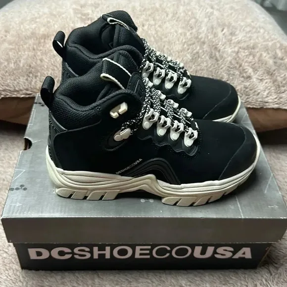 DC Women's Navigator Black Fashion Boot Size 5.5 NIB