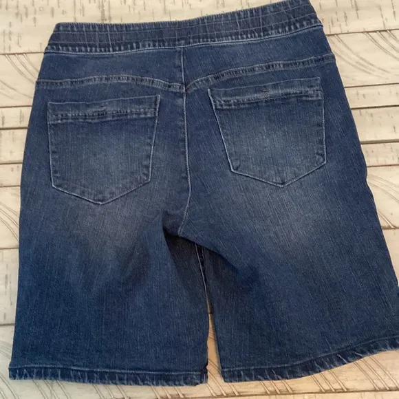 Democracy Ableisure Pull On Rolled Cuff Denim Shorts Midtone Blue Size 4