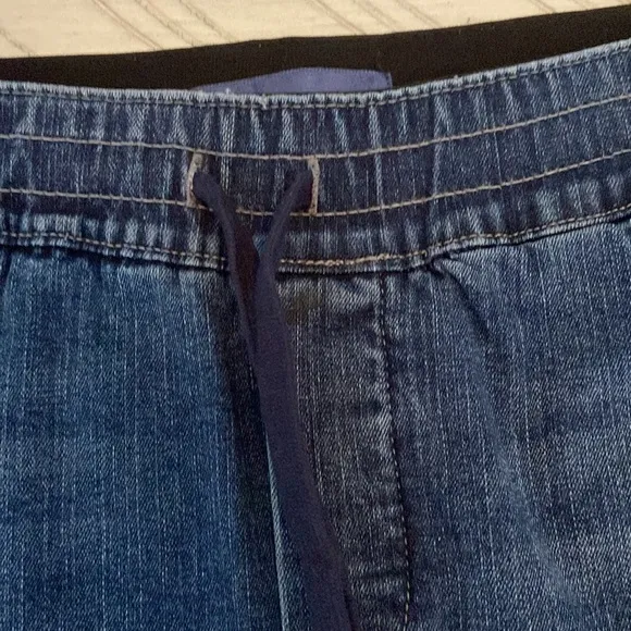 Democracy Ableisure Pull On Rolled Cuff Denim Shorts Midtone Blue Size 4