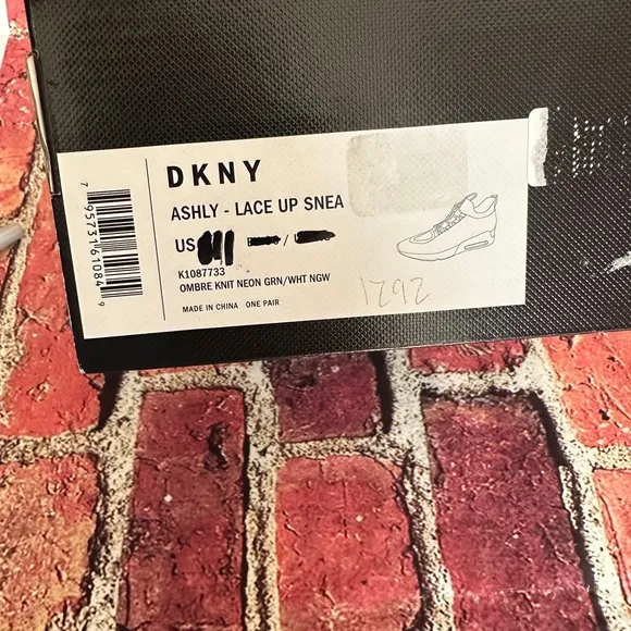 DKNY Women's Ashley Lace Up Lightweight Slip on Comfort Sneaker size 11 new